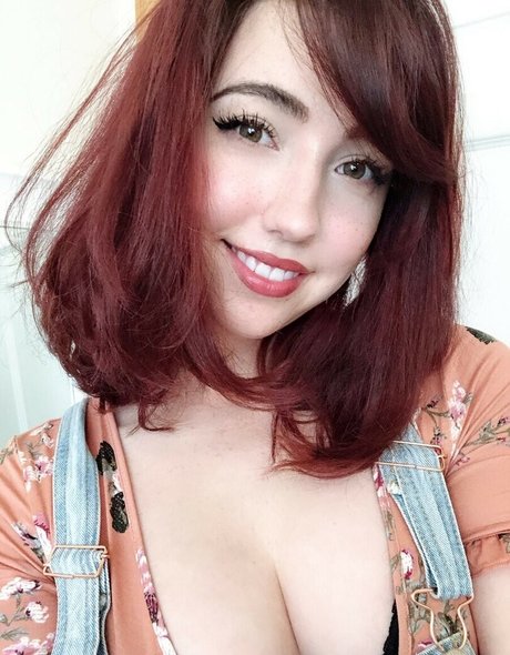 breebunn beautiful actress img