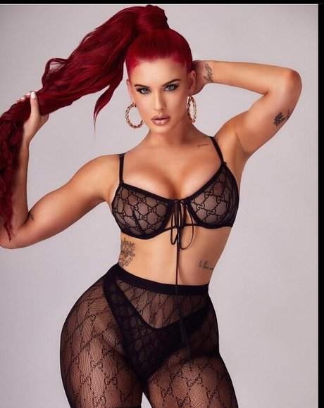 Justina Valentine naked model pics