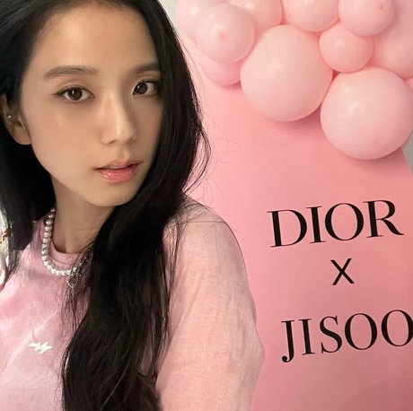 Jisoo sexy model gallery