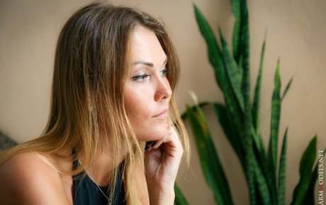 blonde shemale onlyfans top photo