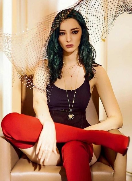 Emma Dumont pornstar pretty pictures