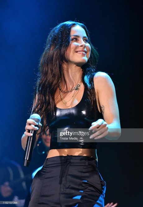 teen lesbian onlyfans hot images