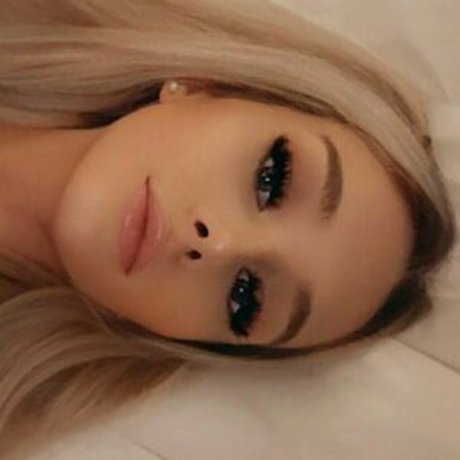 morekhloeeex perfect model images