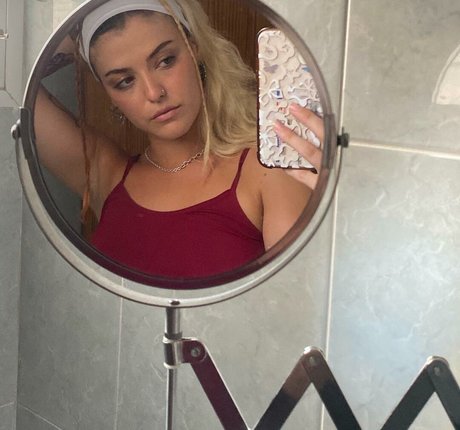 Alba Reche nudes model image