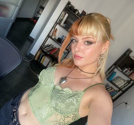 Alba Reche top actress image