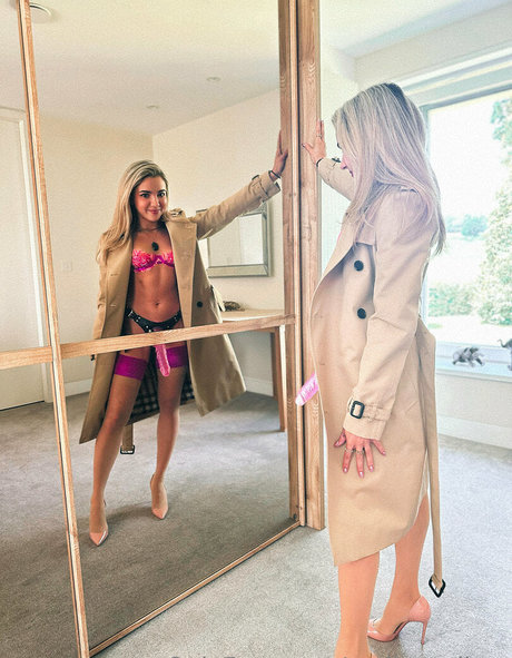 mollyspoilme model hot picture