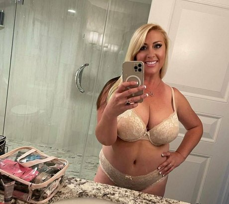 comedian onlyfans free photo