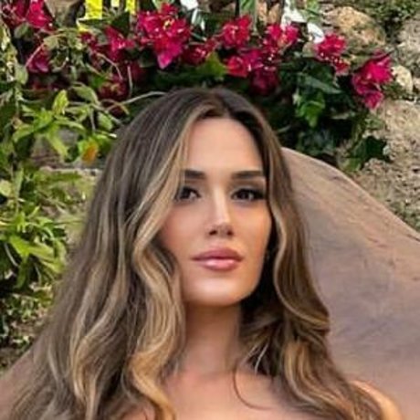 Kardelen Toprak erotic actress image