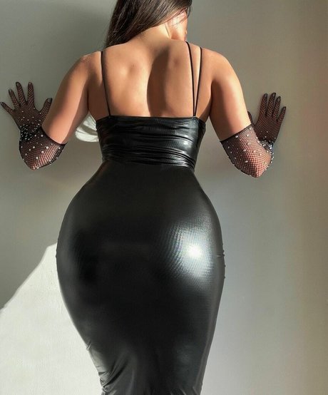 Kardelen Toprak sexy model photos