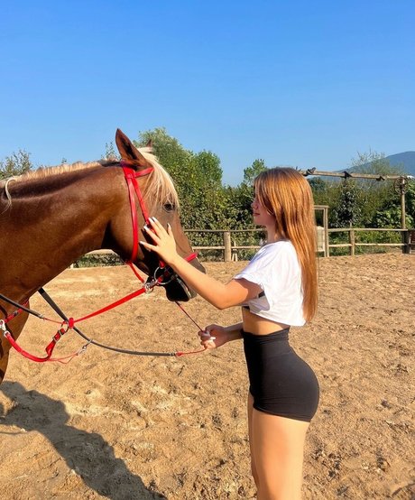 baharkayaar xxx model picture