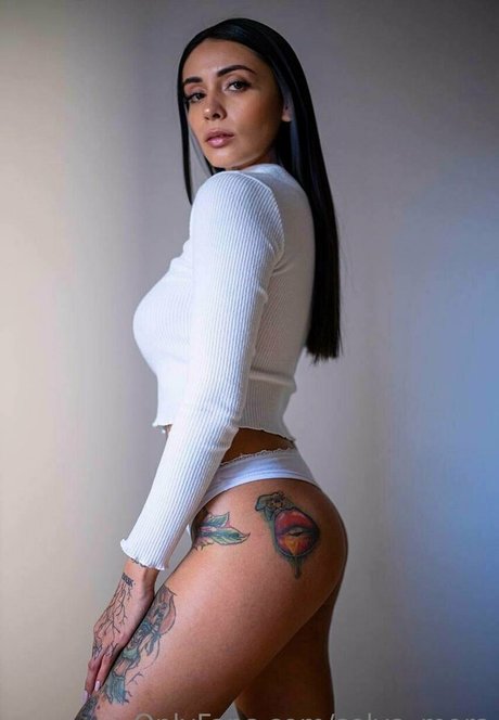 selva mora exclusive model images