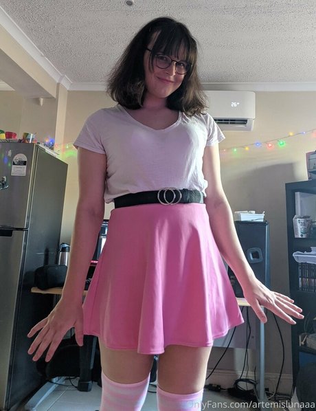 artemislunaaa erotic actress galleries