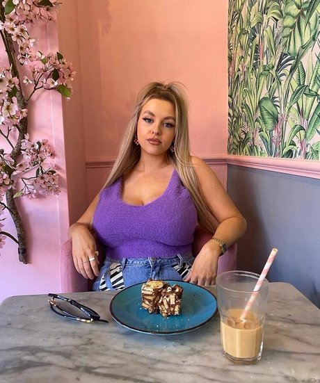 Amber Rose Brightman pornstar perfect picture