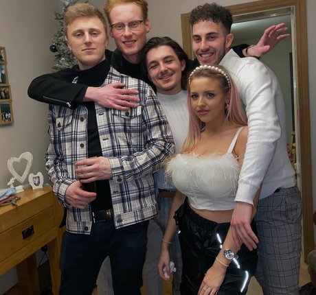 thick ass onlyfans free nude galleries