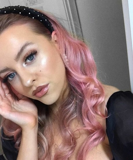 Amber Rose Brightman model erotic img