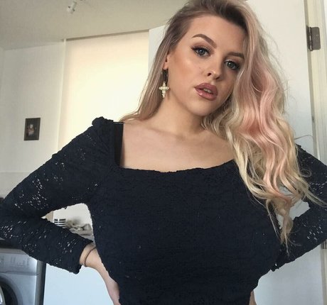 Amber Rose Brightman model perfect images