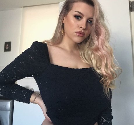 Amber Rose Brightman pornstar xxx pic