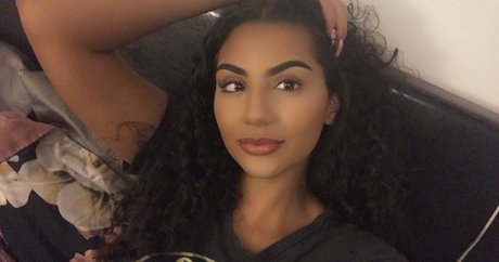 priyasinghxxx hot model gallery