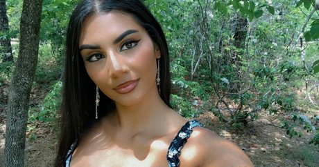 priyasinghxxx naked pornstar gallery