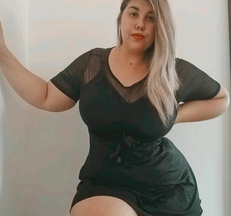 Bianca Novaes model top pic