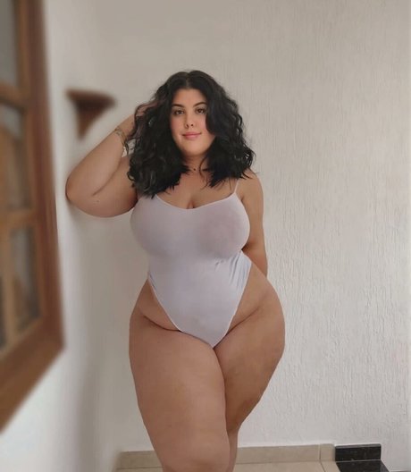 Bianca Novaes star art photos