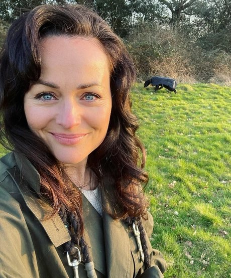 Victoria Valentine sexy actress image