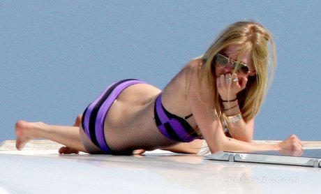 Buttcracks pretty actress photo