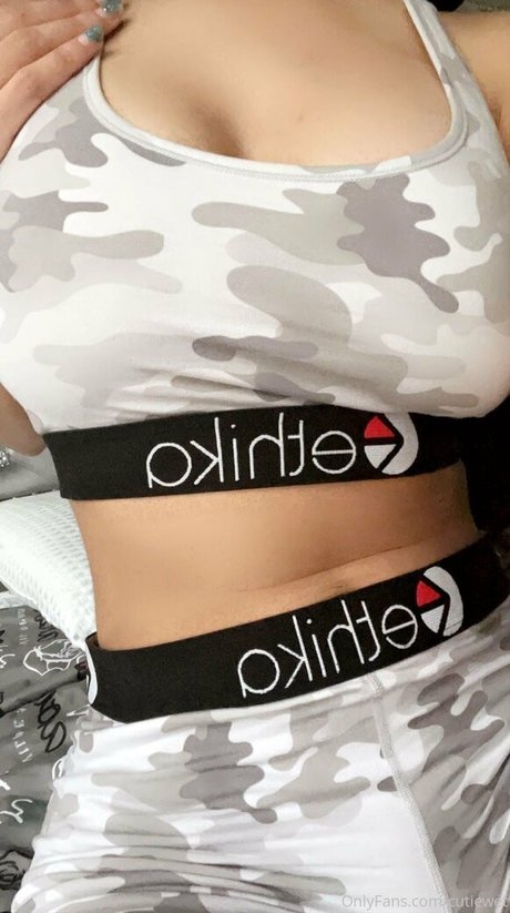 cutiewet nudes star images