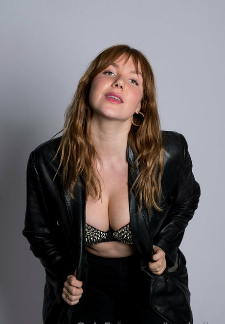 asmrbylisa star hot photo