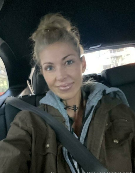 hollyhotwife pornstar erotic picture