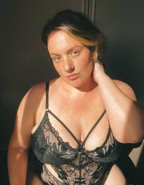 of dixie model adult img