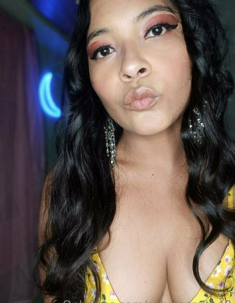 eslunasmith49 sexy model archive