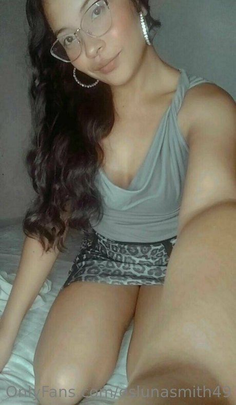 eslunasmith49 actress pics