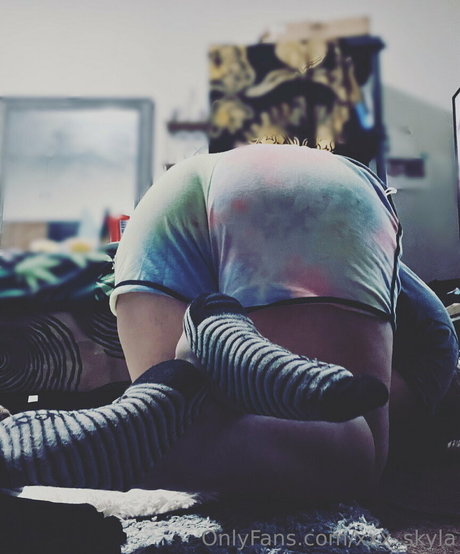 onlyskyyla pretty star image