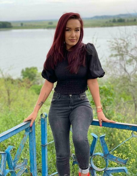 aubrey frost naked star photo