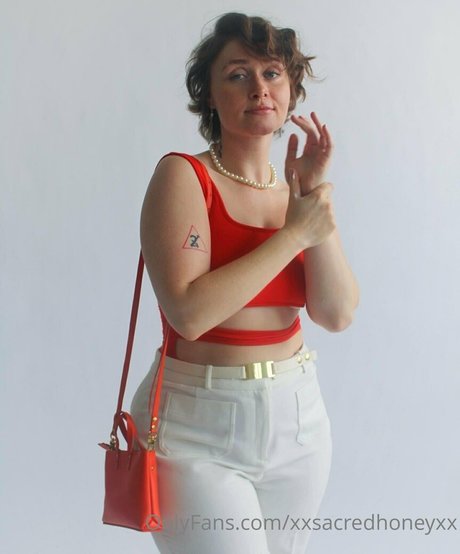 xxsacredhoneyxx sexy pornstar picture