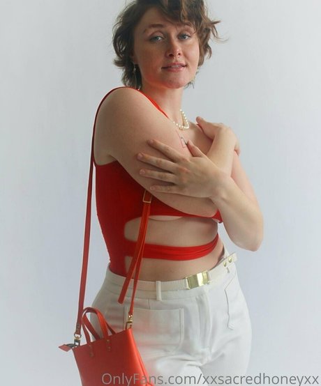 xxsacredhoneyxx nude model images