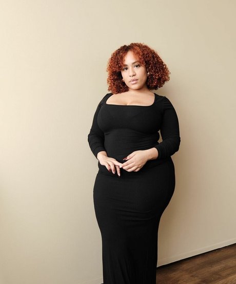 curvy babe onlyfans free sexy images