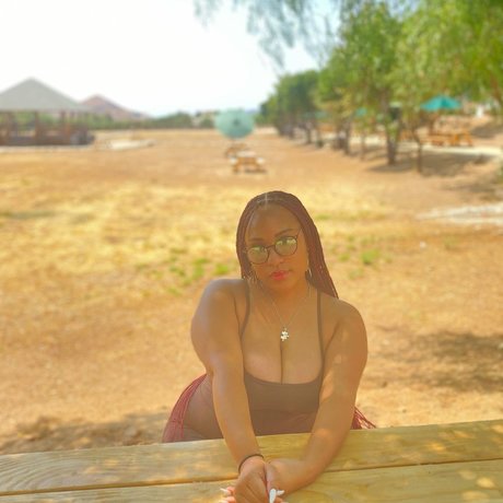 Kathrynn Marie naked model pic