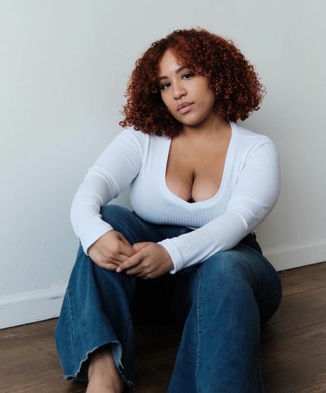 Kathrynn Marie art model pic