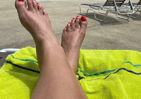 HealthyHappyFitandProud sexy star picture