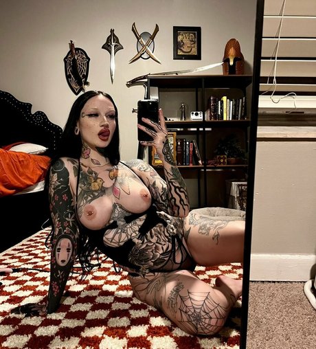 Hviley Rose exclusive star image