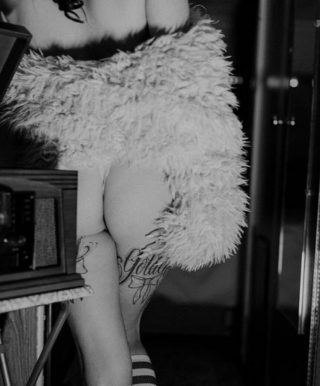 baeporeon nudes actress picture