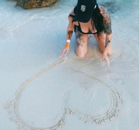 baeporeon nude actress image