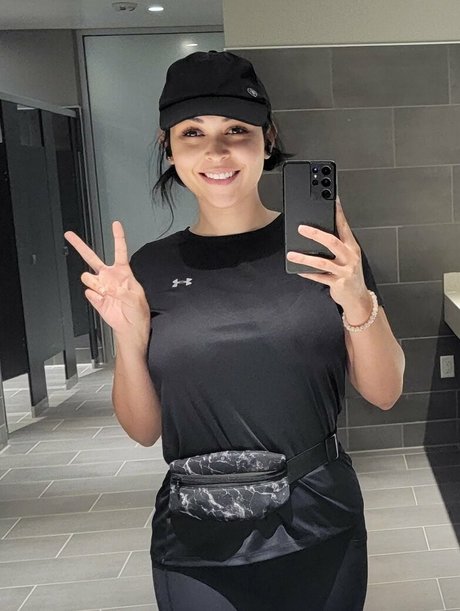 beautiful japanese onlyfans exclusive photo