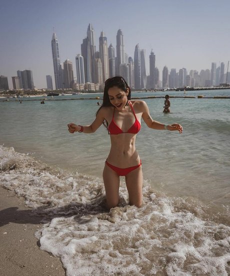 Maren Altman model hd picture