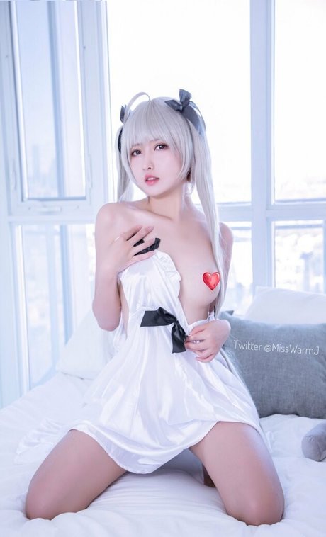 MissWarmJ erotic model img