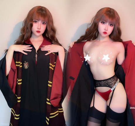 MissWarmJ model pornographic pics