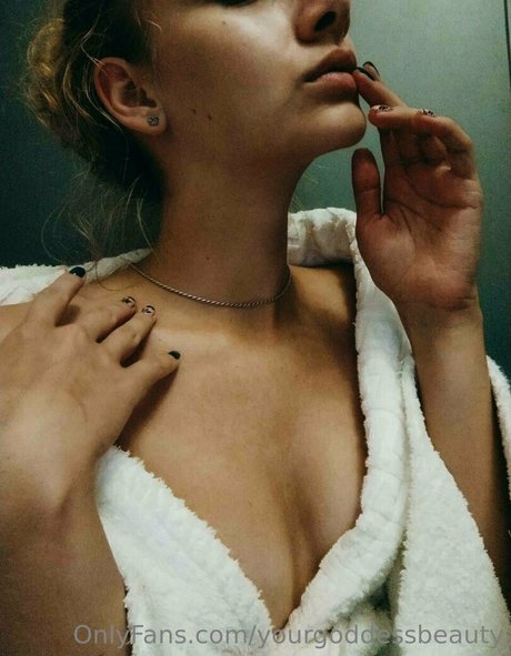 yourgoddessbeauty nudes model photo