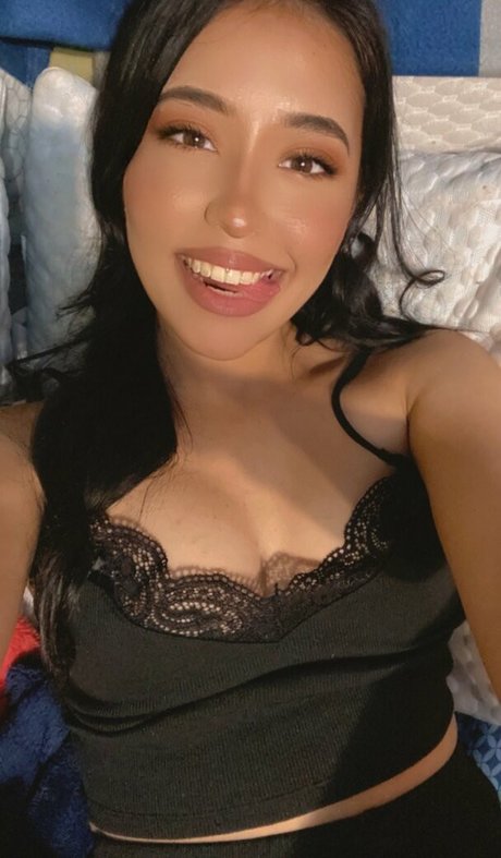 Agnes Inezz star pretty pic